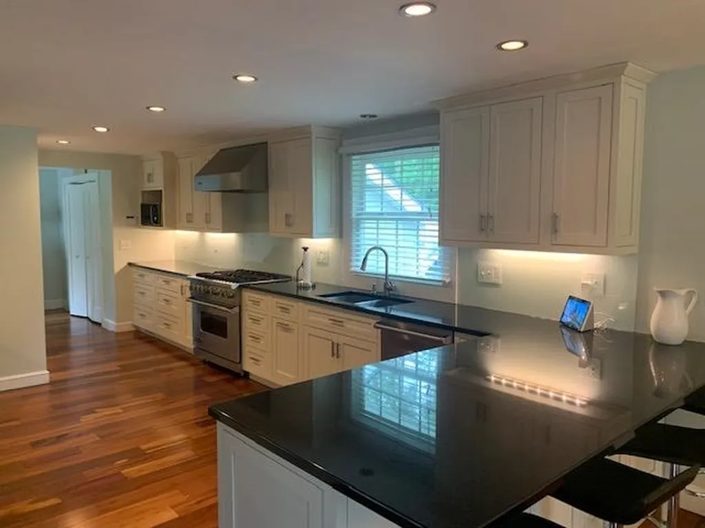 33 Meadow Road Bedford NH 03110