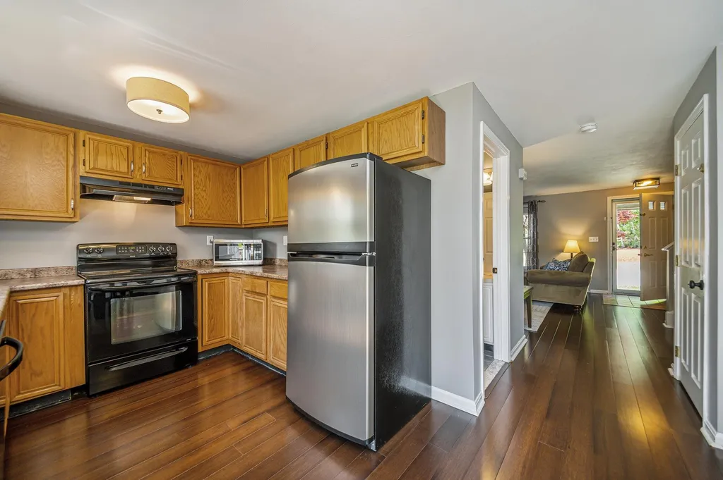 26 Sullivan Court Salem NH 03079