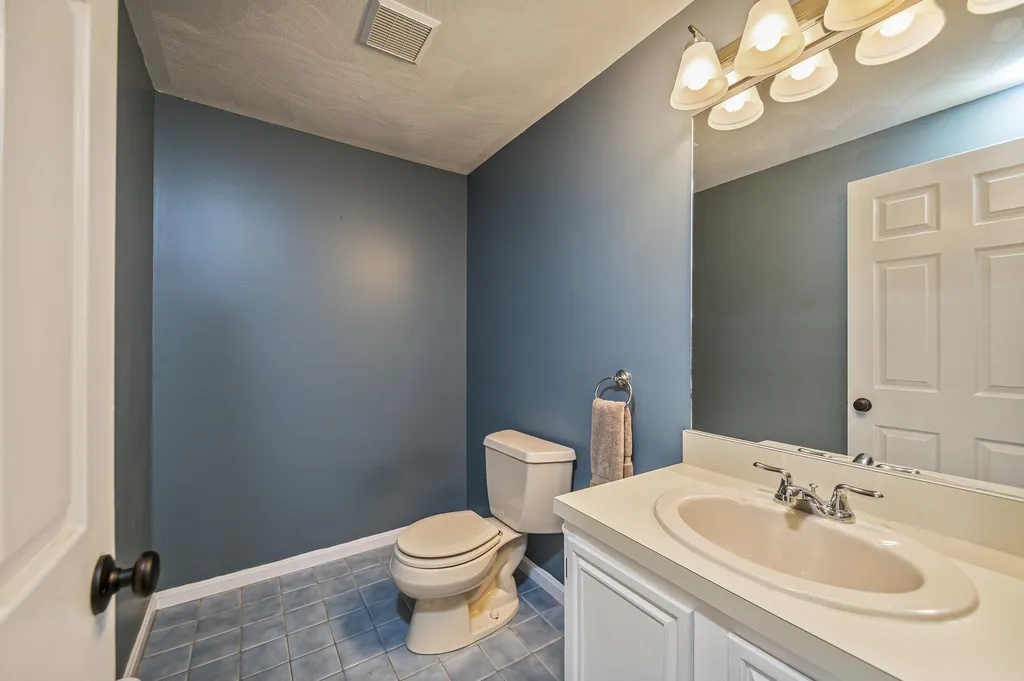 26 Sullivan Court Salem NH 03079