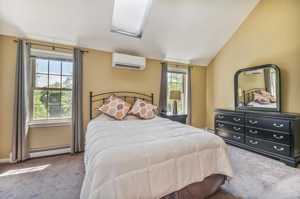 26 Sullivan Court Salem NH 03079