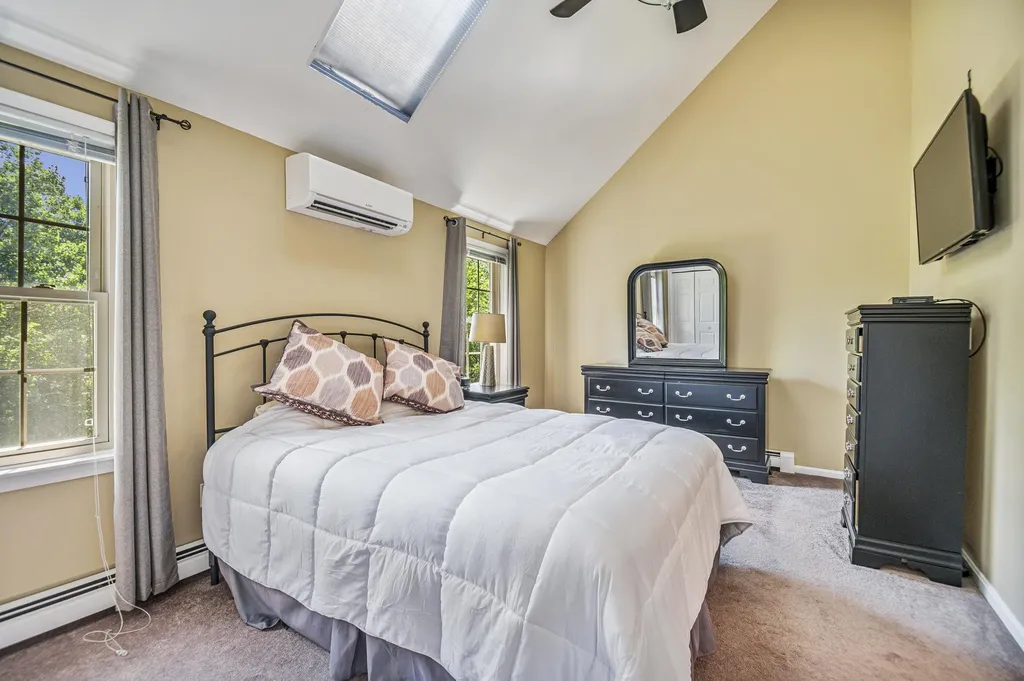 26 Sullivan Court Salem NH 03079