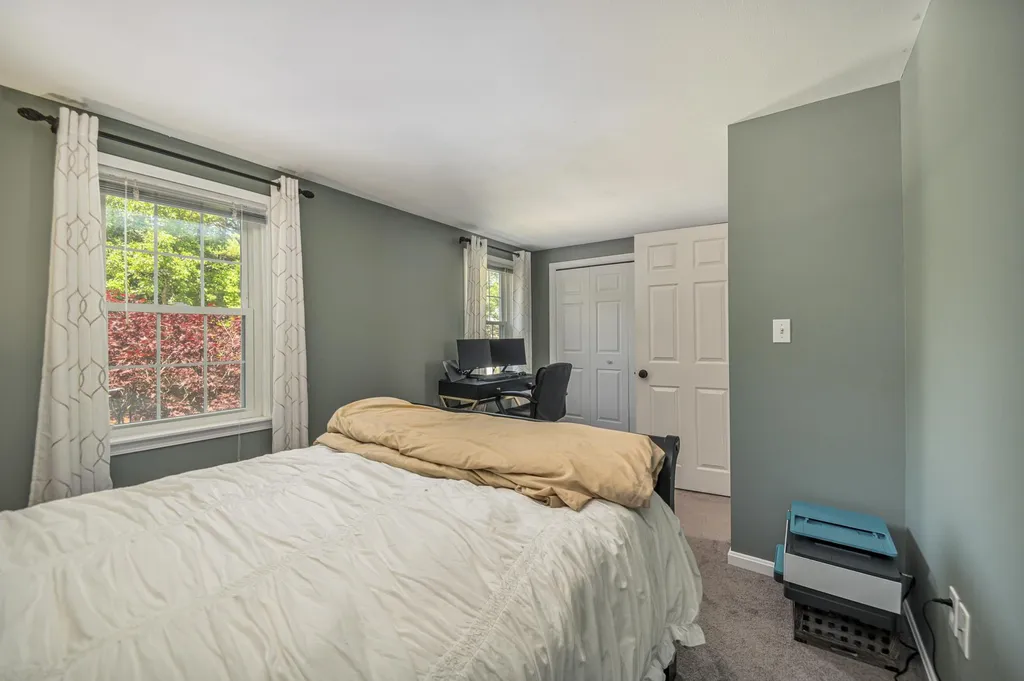 26 Sullivan Court Salem NH 03079