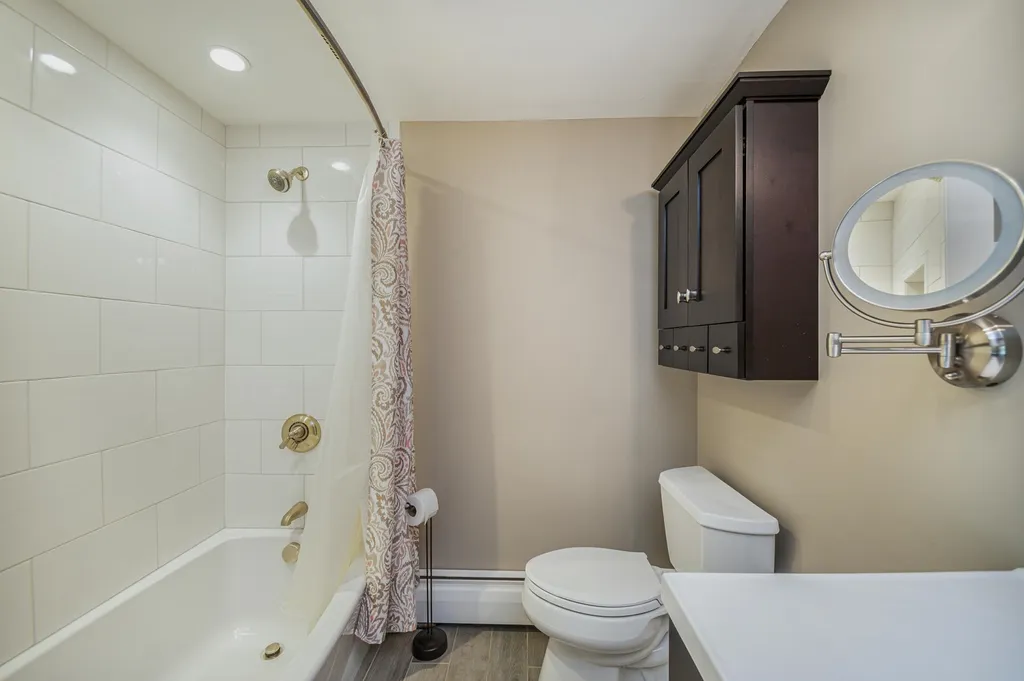 26 Sullivan Court Salem NH 03079