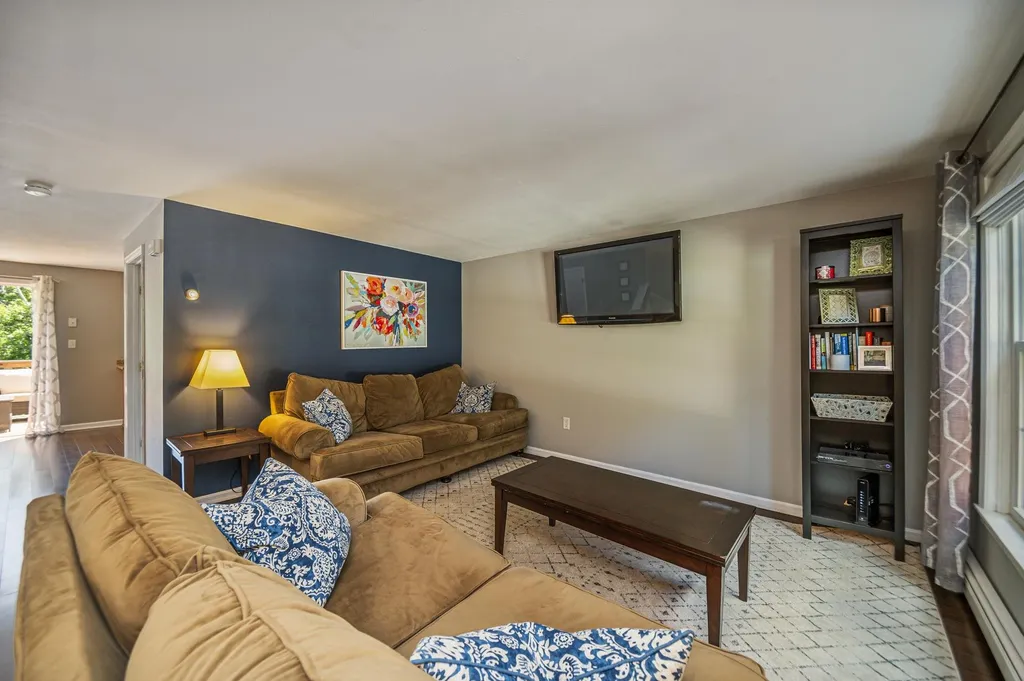 26 Sullivan Court Salem NH 03079