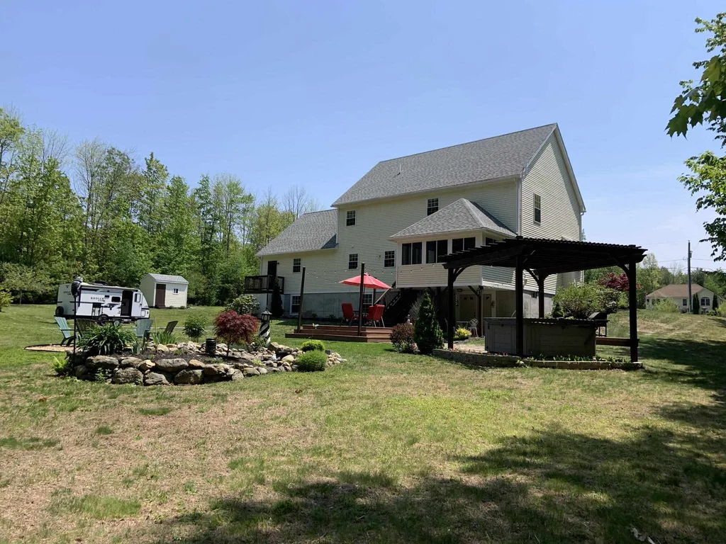 132 Labrador Road Farmington NH 03835