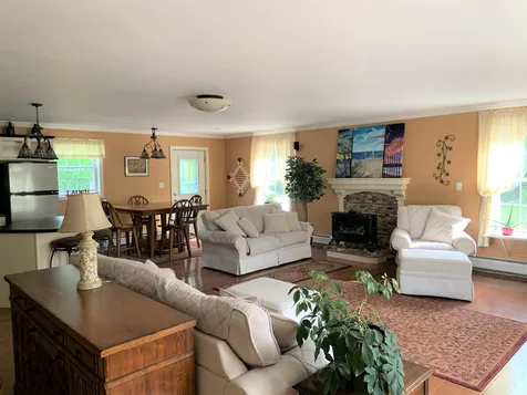 132 Labrador Road Farmington NH 03835