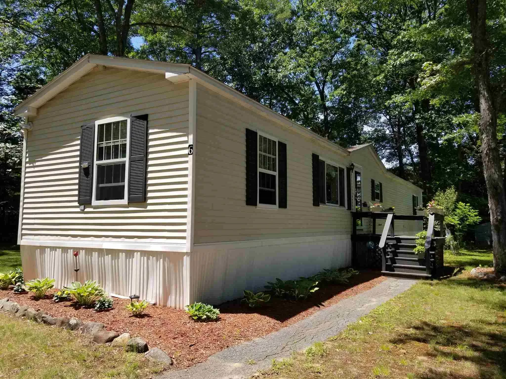 6 Hoover Circle Loudon NH 03307