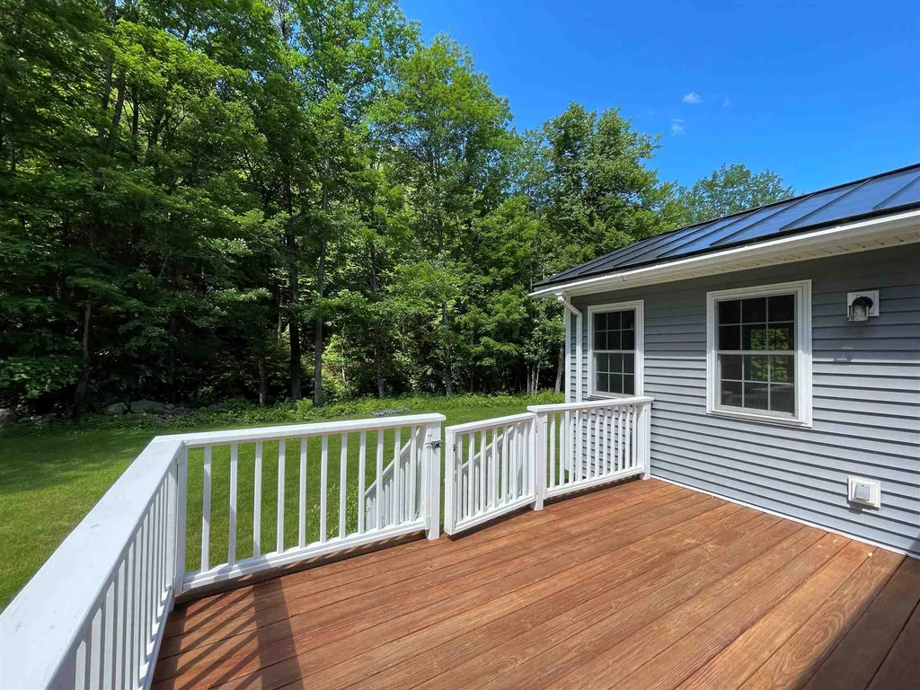 82 Camp Road Plainfield NH 03781