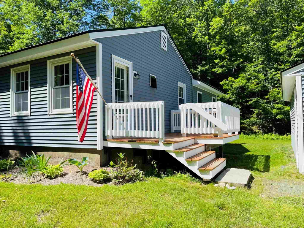 82 Camp Road Plainfield NH 03781