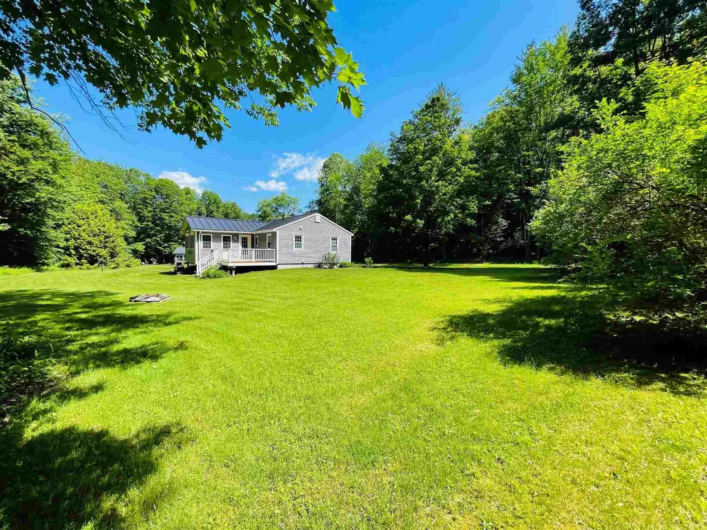 82 Camp Road Plainfield NH 03781