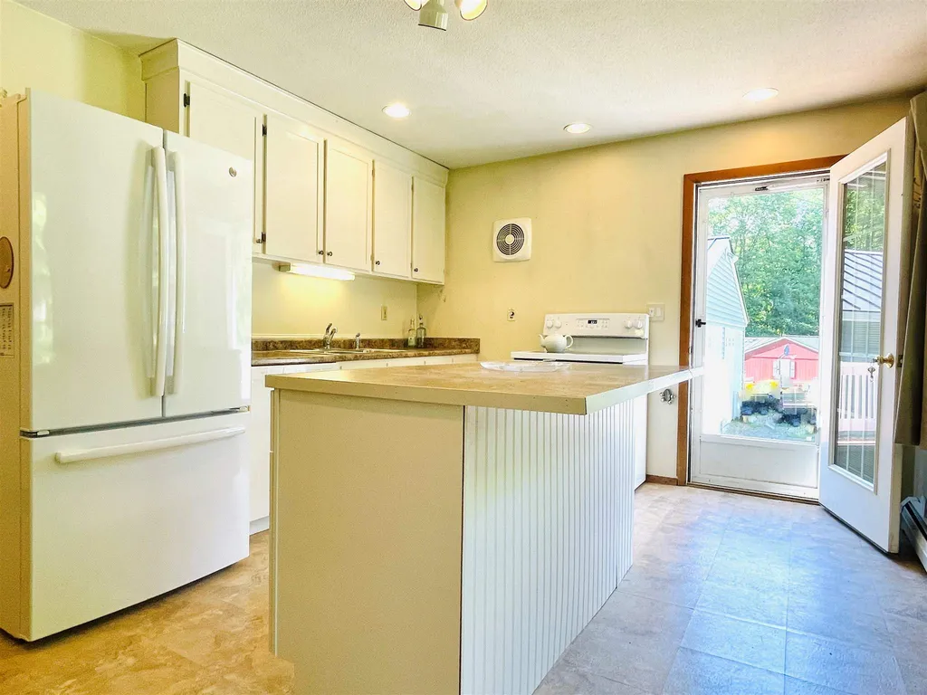 82 Camp Road Plainfield NH 03781