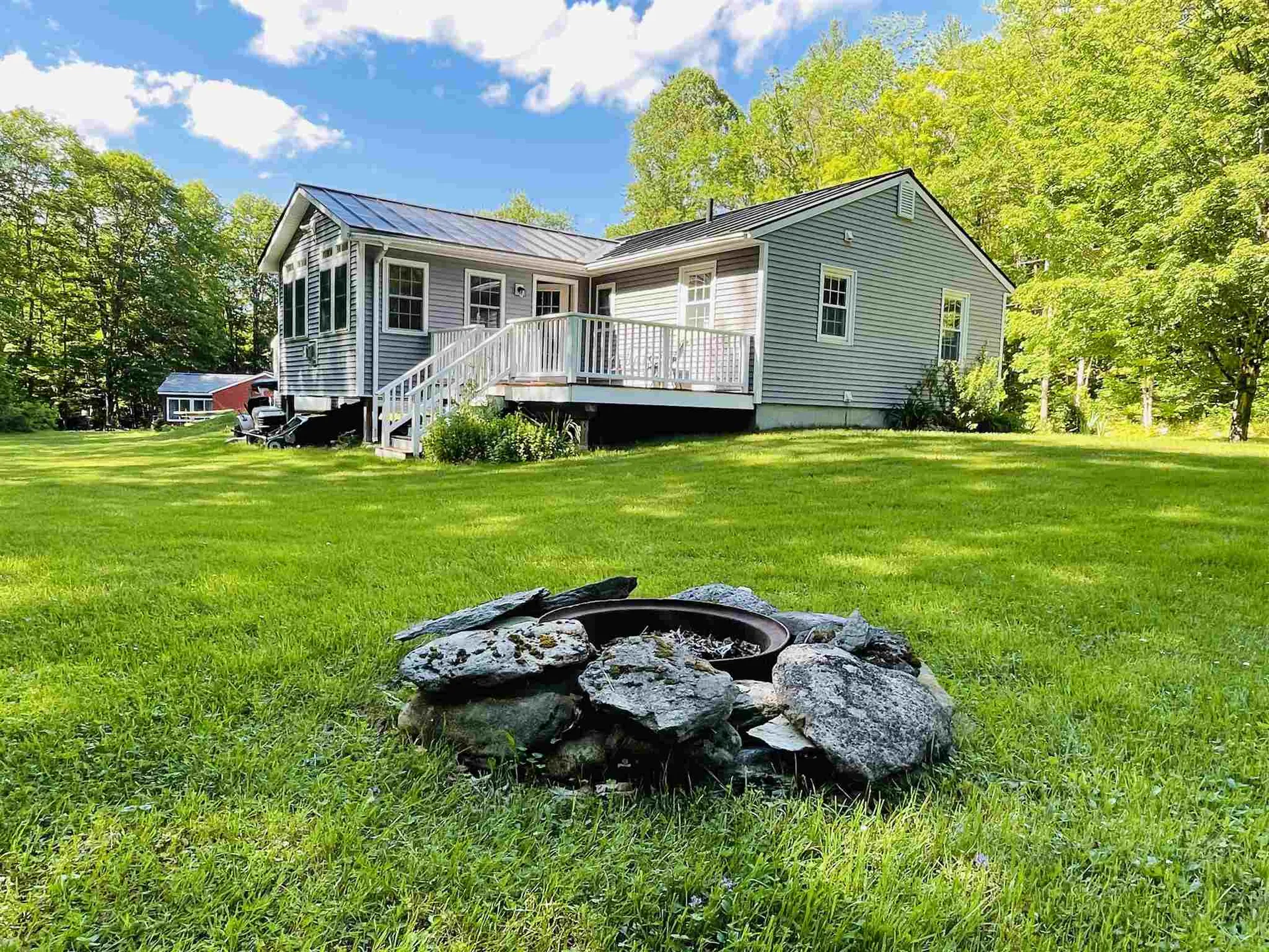 82 Camp Road Plainfield NH 03781