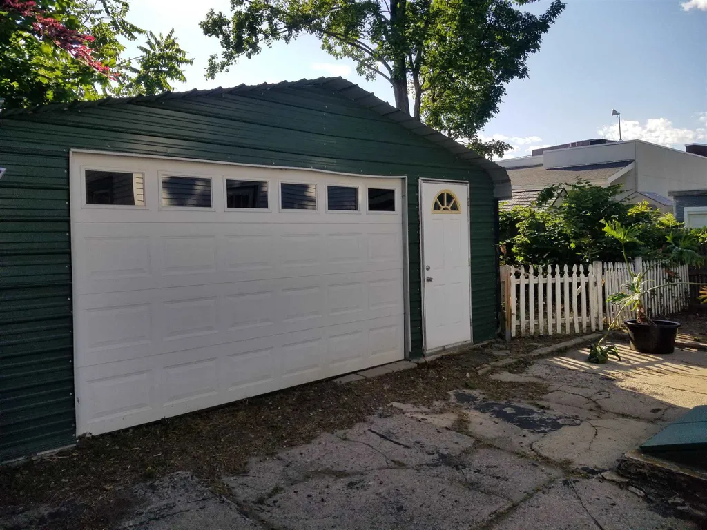7 Holmes Street Nashua NH 03060