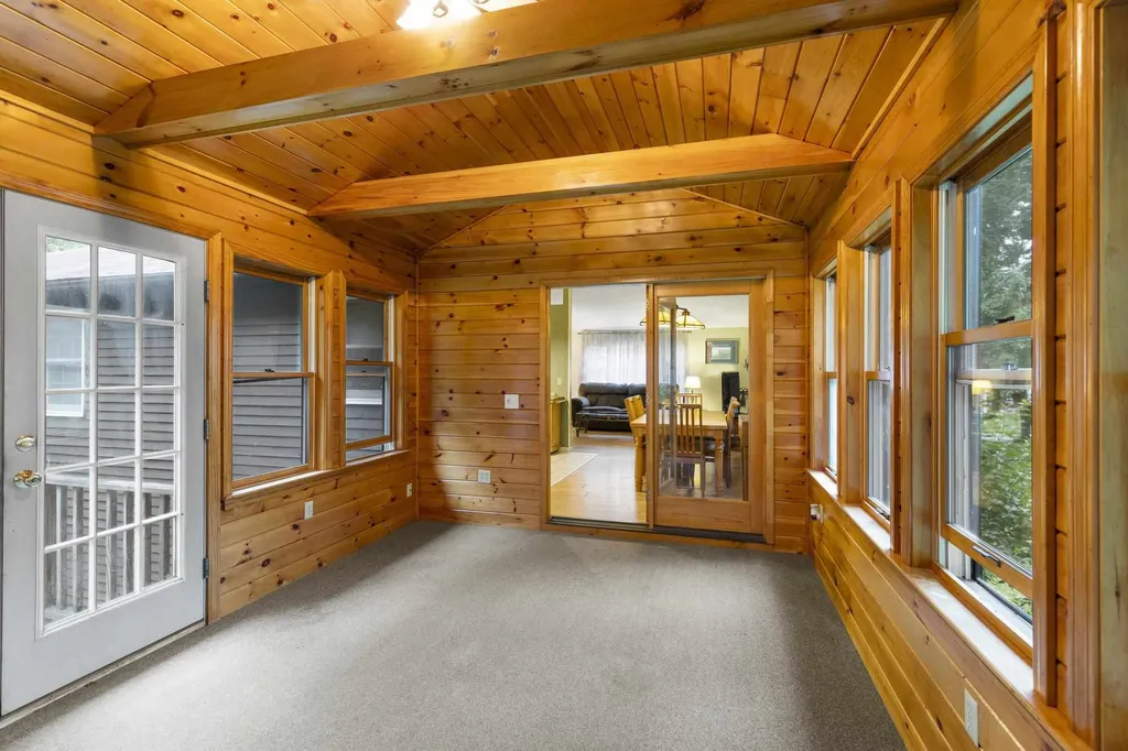 6 Hickory Lane Rochester NH 03867