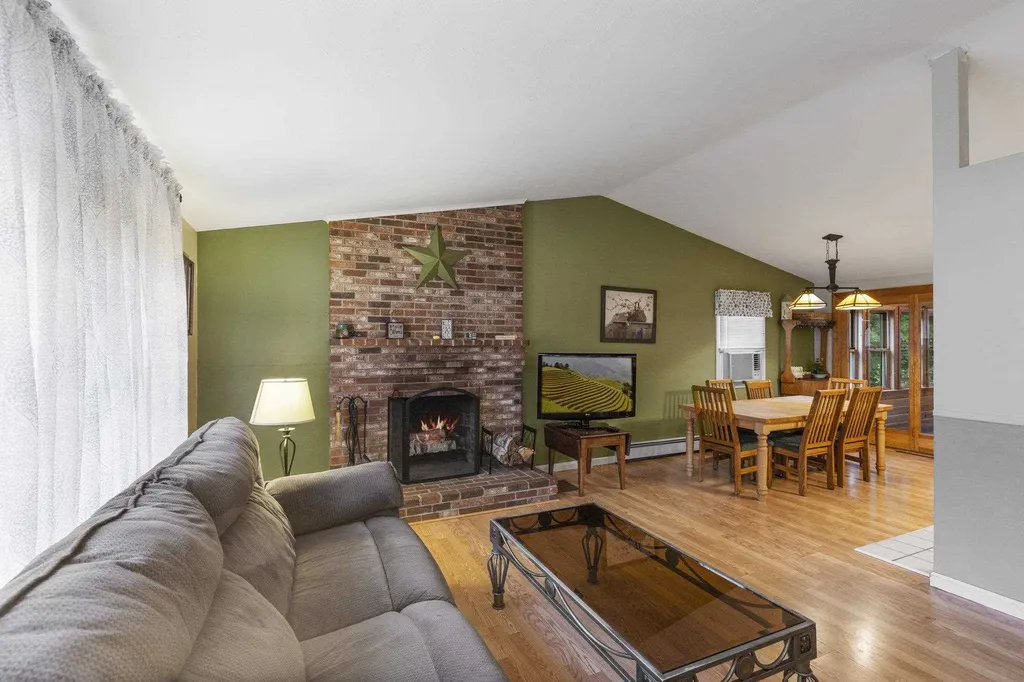 6 Hickory Lane Rochester NH 03867