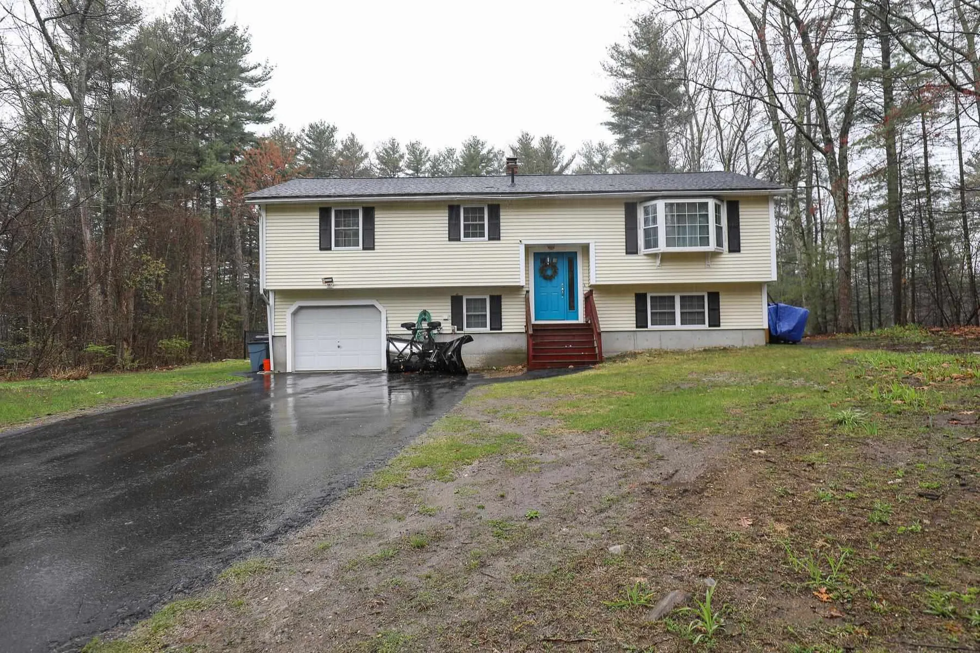 23 Steven Avenue Derry NH 03038