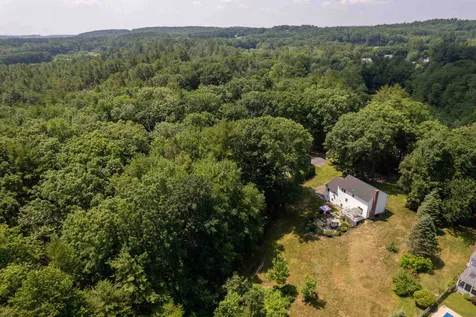 33 Wild Pasture Road Kensington NH 03833
