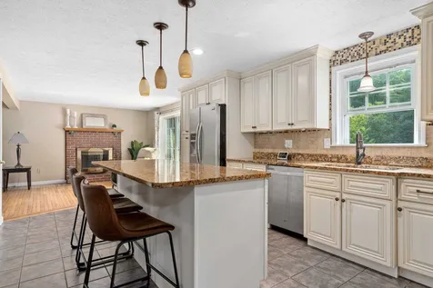 33 Wild Pasture Road Kensington NH 03833