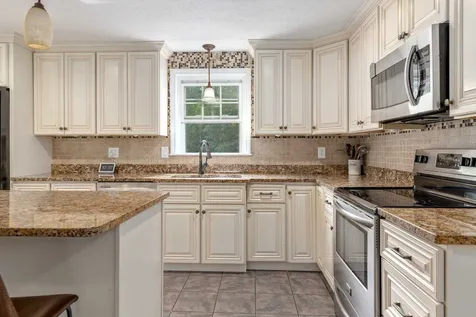 33 Wild Pasture Road Kensington NH 03833