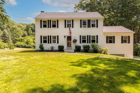 33 Wild Pasture Road Kensington NH 03833
