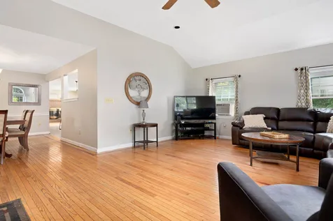 33 Wild Pasture Road Kensington NH 03833