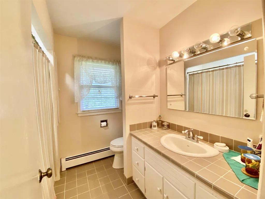 108 Shaker Street New London NH 03257