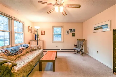 7 Cricket Lane Concord NH 03301