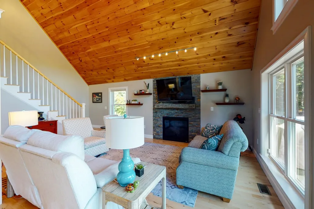 219 Meredith Neck Road Meredith NH 03253