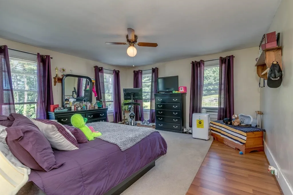 48 Zapora Drive Hooksett NH 03106