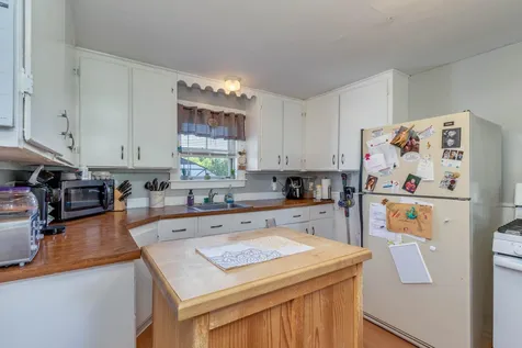 48 Zapora Drive Hooksett NH 03106