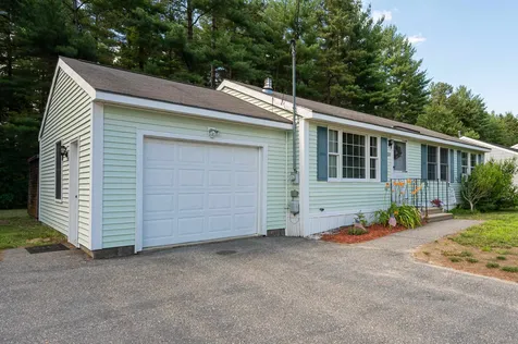 20 Delaware Road Nashua NH 03062