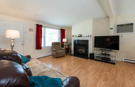 20 Delaware Road Nashua NH 03062