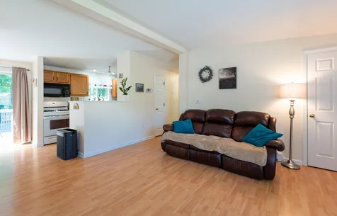 20 Delaware Road Nashua NH 03062