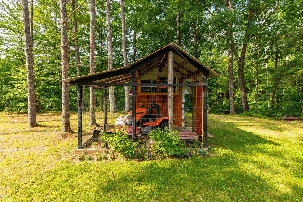 277 Chinook Trail Tamworth NH 03886
