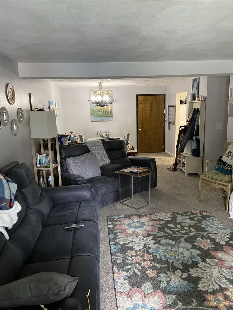 4 Heritage Village Drive Nashua NH 03062