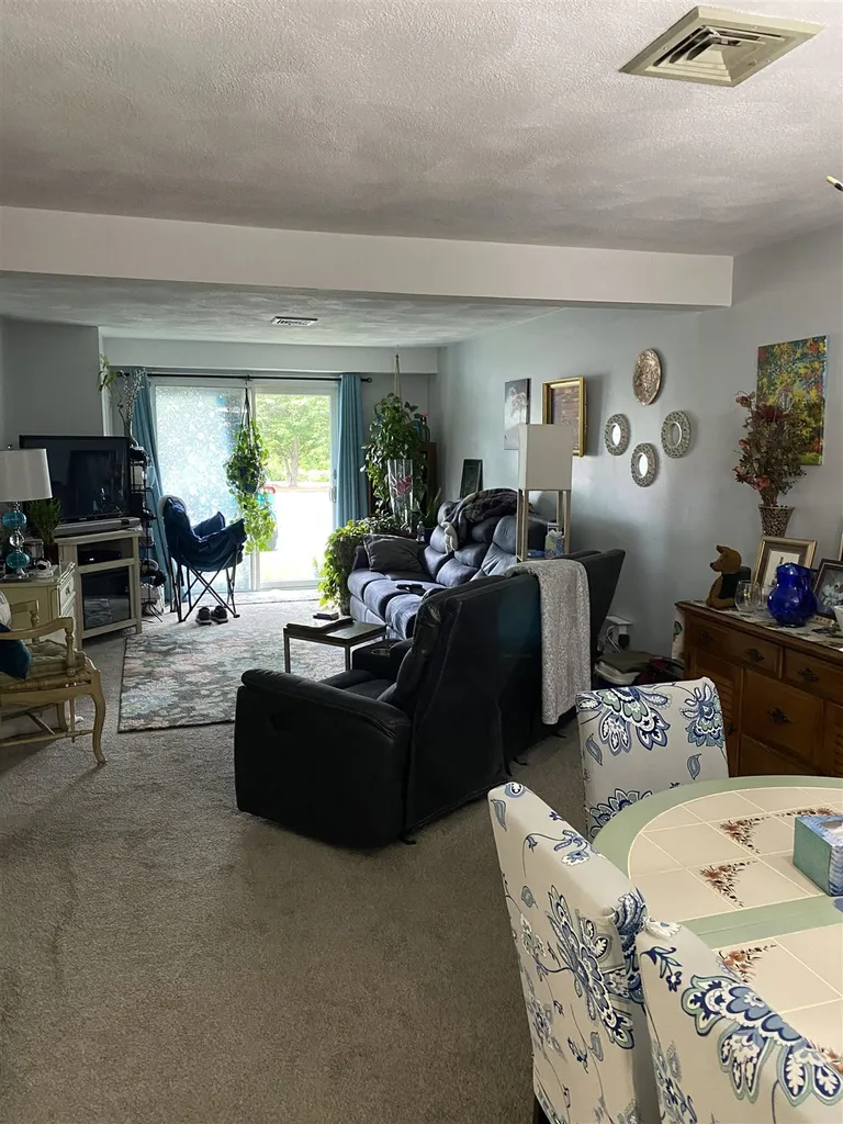 4 Heritage Village Drive Nashua NH 03062
