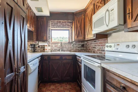 1292 Mammoth Road Pelham NH 03076
