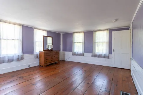1292 Mammoth Road Pelham NH 03076