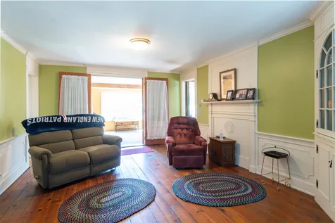 1292 Mammoth Road Pelham NH 03076
