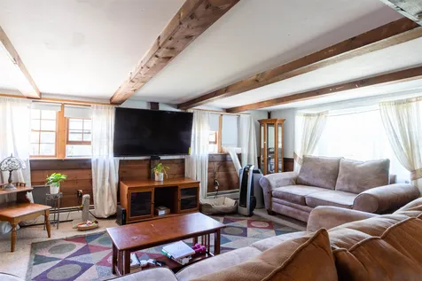 1292 Mammoth Road Pelham NH 03076