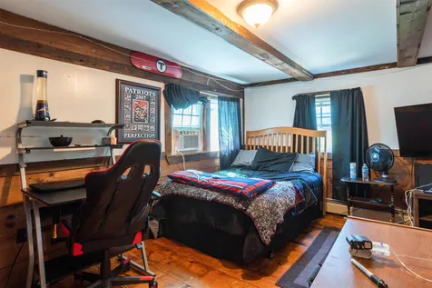 1292 Mammoth Road Pelham NH 03076