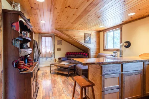 1292 Mammoth Road Pelham NH 03076
