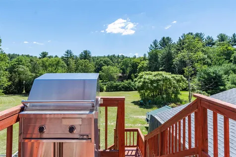 1292 Mammoth Road Pelham NH 03076