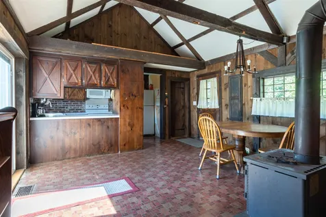 1292 Mammoth Road Pelham NH 03076