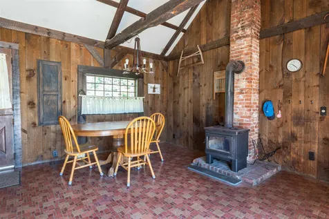1292 Mammoth Road Pelham NH 03076