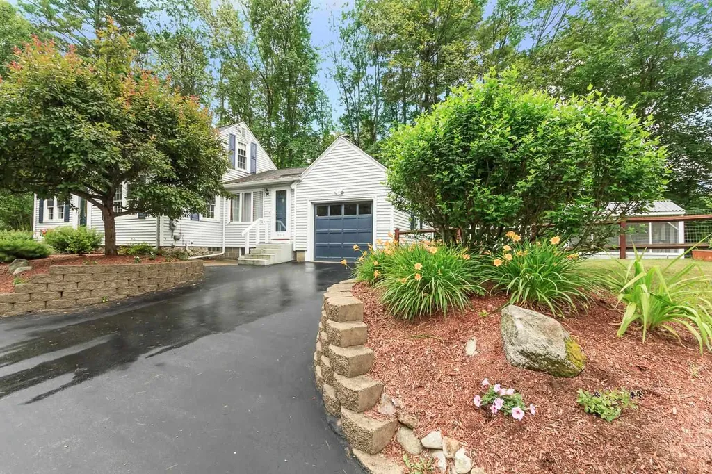 2028 Lake Shore Road Manchester NH 03109