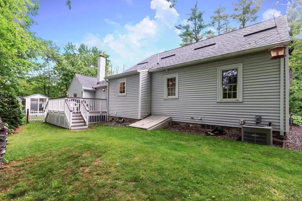 2028 Lake Shore Road Manchester NH 03109