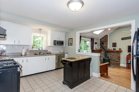 2028 Lake Shore Road Manchester NH 03109