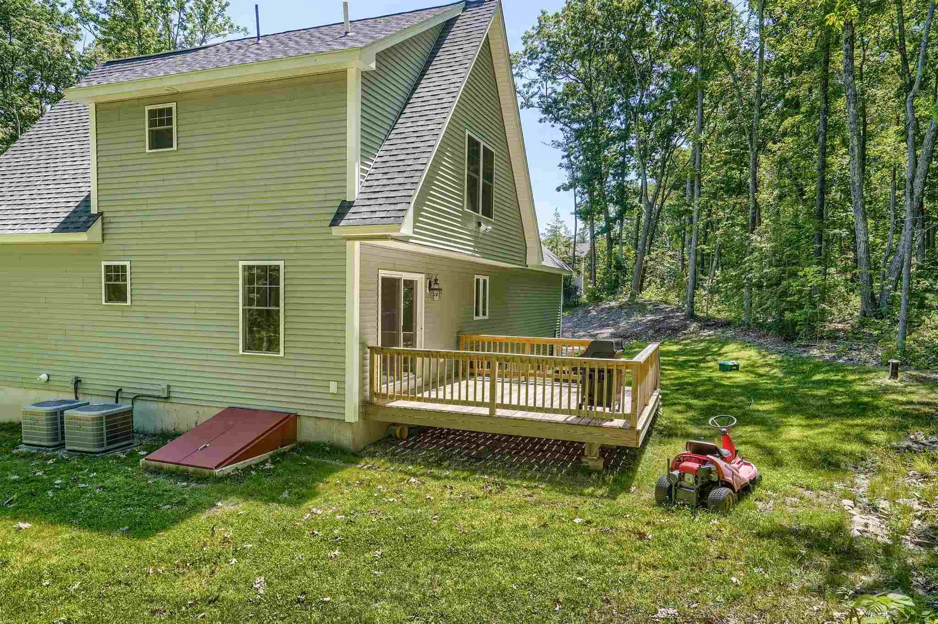 29 Third Street Windham NH 03087