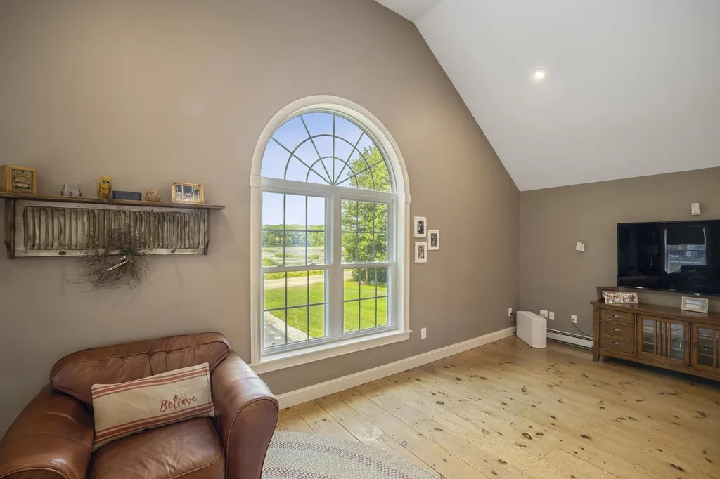 113 Laurel Lane New Boston NH 03070